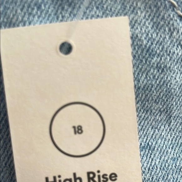 No Boundaries Light Blue Denim Women's Shorts - Picture 2 of 2